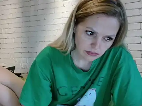 Snapshot of Angel_girllovemy chatting on September 8, 2025, 3:33 pm Angel girllovemy online show from September 8, 2025, 3:33 pm
