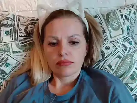 Snapshot of Angel_girllovemy chatting on September 20, 2025, 7:53 am Angel girllovemy online show from September 20, 2025, 7:53 am