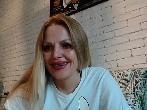 Snapshot of Angel_girllovemy chatting on October 7, 2025, 9:28 am Angel girllovemy online show from October 7, 2025, 9:28 am