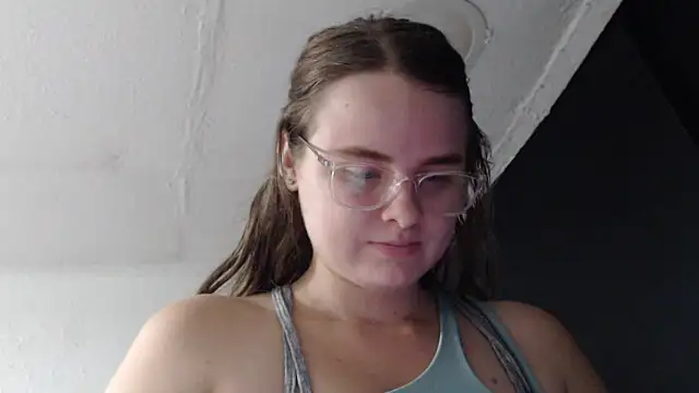 Snapshot of HellenMiyer1111 chatting on November 6, 2025, 6:53 pm HellenMiyer1111 online show from November 6, 2025, 6:53 pm