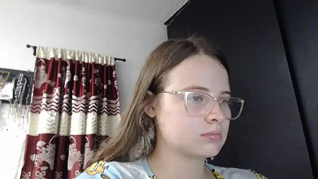 Snapshot of HellenMiyer1111 chatting on November 11, 2025, 3:34 pm HellenMiyer1111 online show from November 11, 2025, 3:34 pm