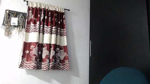 Snapshot of HellenMiyer1111 chatting on November 18, 2025, 6:56 pm HellenMiyer1111 online show from November 18, 2025, 6:56 pm