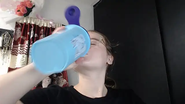 Snapshot of HellenMiyer1111 chatting on November 22, 2025, 5:34 pm HellenMiyer1111 online show from November 22, 2025, 5:34 pm