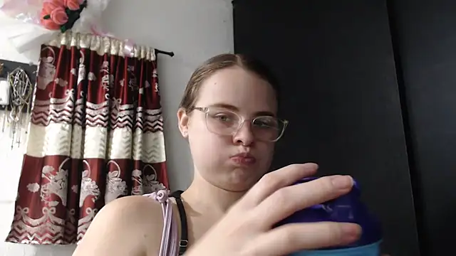 Snapshot of HellenMiyer1111 chatting on November 27, 2025, 4:09 pm HellenMiyer1111 online show from November 27, 2025, 4:09 pm