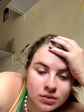 Snapshot of HellenMiyer1111 chatting on January 7, 2026, 1:24 pm HellenMiyer1111 online show from January 7, 2026, 1:24 pm