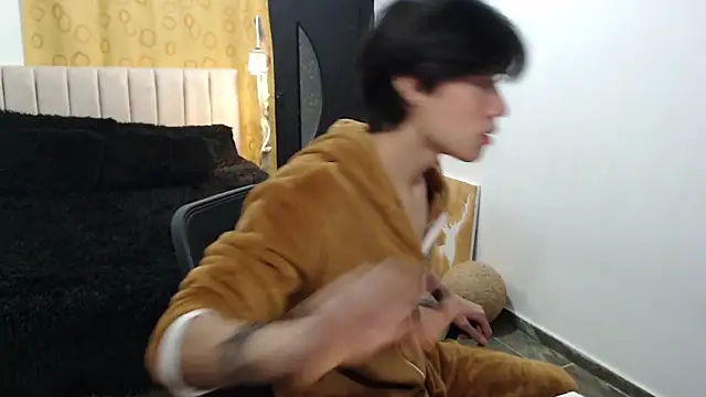 Snapshot of Elio-cam chatting on February 25, 2025, 9:20 am Elio-cam online show from February 25, 2025, 9:20 am