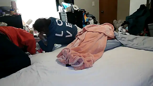 Deepsounding8585 online show from March 3, 2025, 8:16 am