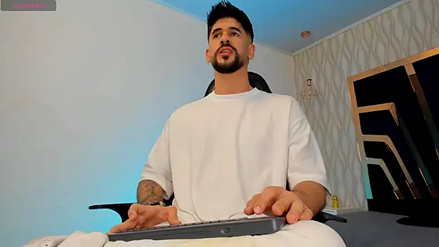 Petesevans online show from November 26, 2025, 11:06 pm