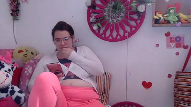 Snapshot of karlythoth@xh chatting on September 8, 2025, 5:12 pm karlythothxh online show from September 8, 2025, 5:12 pm