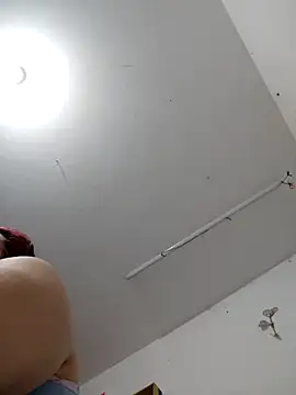 karlythothxh online show from April 12, 2026, 4:12 pm