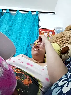 karlythothxh online show from April 27, 2026, 8:51 pm