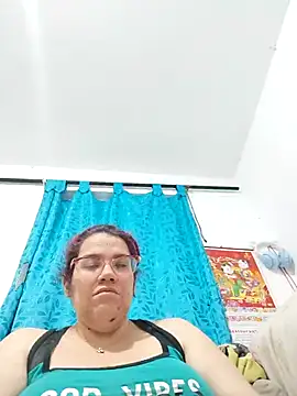 karlythothxh online show from May 7, 2026, 8:36 pm