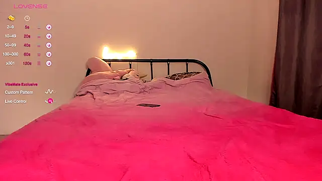 Snapshot of Milena_joline chatting on December 5, 2025, 2:53 am Milena joline online show from December 5, 2025, 2:53 am