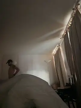 Snapshot of shehandme chatting on February 8, 2026, 8:29 am shehandme online show from February 8, 2026, 8:29 am