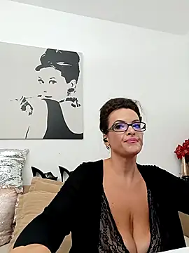 RebeccaNoble online show from October 5, 2025, 11:41 am