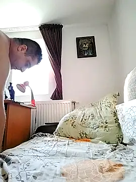 ADRIAN ADI40 online show from March 19, 2025, 3:08 pm