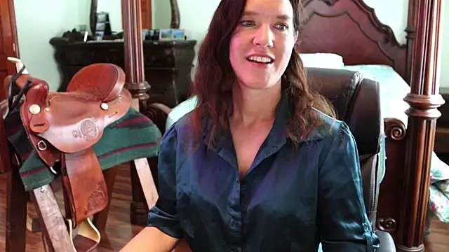 thornburyrose online show from December 3, 2025, 7:23 pm