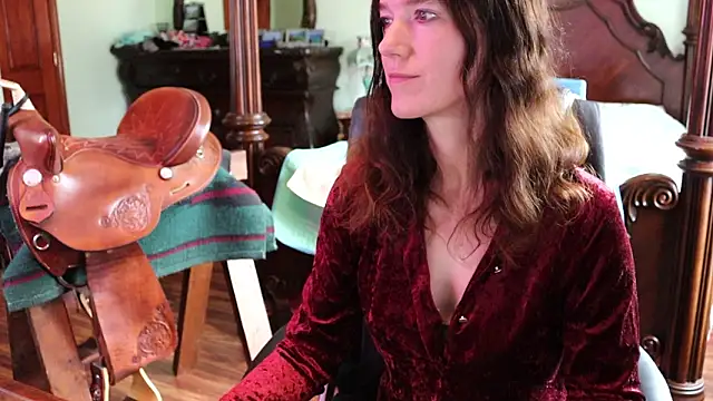 thornburyrose online show from February 17, 2026, 7:09 pm