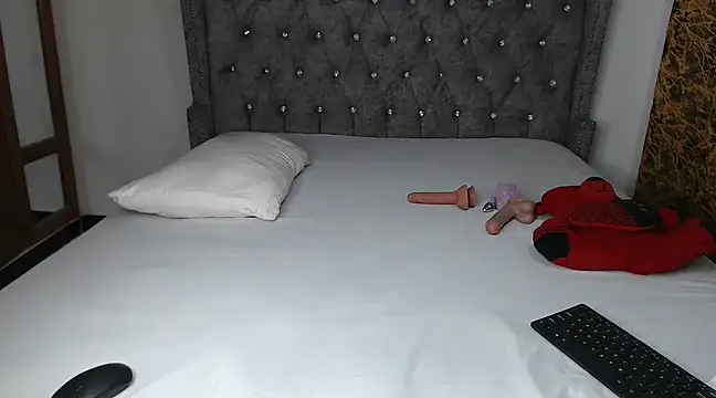 Naughtymis online show from February 28, 2025, 4:54 am