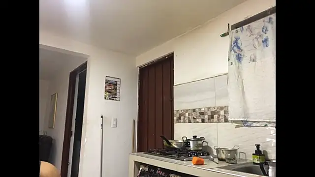 kelly thomson online show from February 11, 2025, 2:35 am