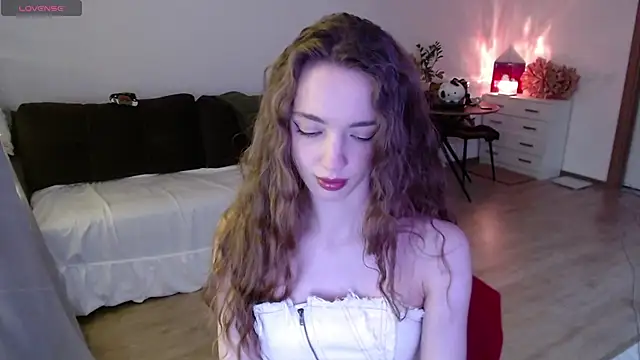 Snapshot of Weeissy chatting on December 1, 2024, 5:02 pm Weeissy online show from December 1, 2024, 5:02 pm