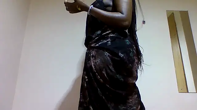 sweetelle09 online show from February 21, 2026, 4:41 pm