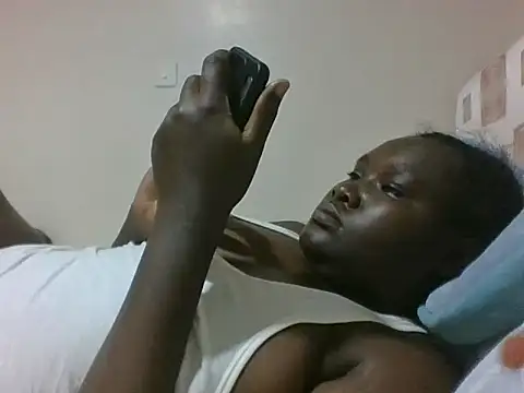 queen aria19 online show from December 15, 2025, 6:28 am