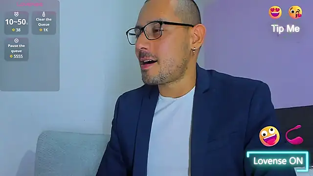 jhonyalzate2 online show from December 28, 2024, 3:26 am