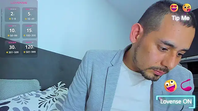 jhonyalzate2 online show from January 27, 2025, 1:26 am