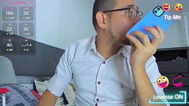 jhonyalzate2 online show from January 30, 2025, 12:18 am