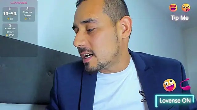 jhonyalzate2 online show from February 27, 2025, 11:48 pm