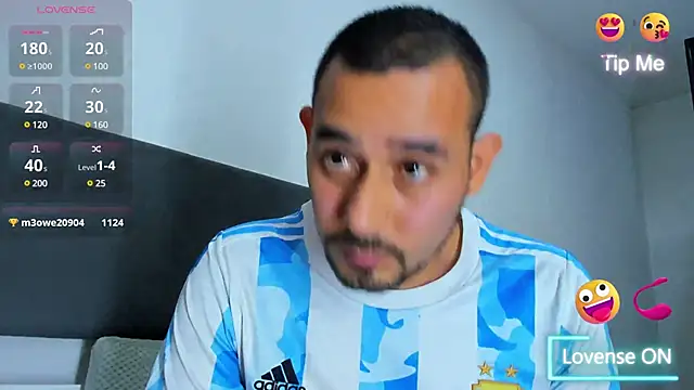 jhonyalzate2 online show from March 12, 2025, 2:52 am