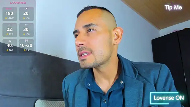 jhonyalzate2 online show from September 27, 2025, 11:21 pm