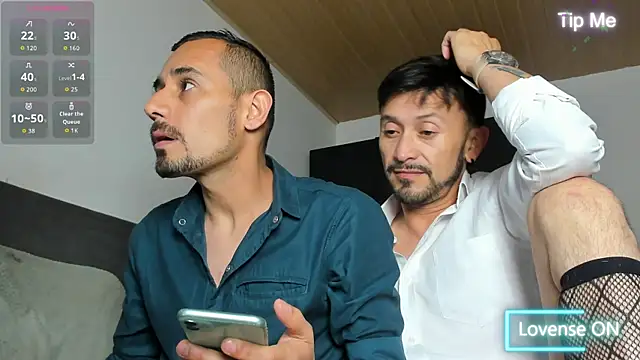 jhonyalzate2 online show from July 5, 2026, 11:01 pm