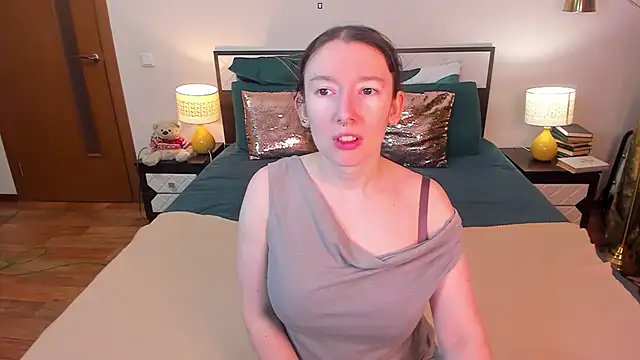 CatherineWalls online show from February 9, 2026, 4:38 am