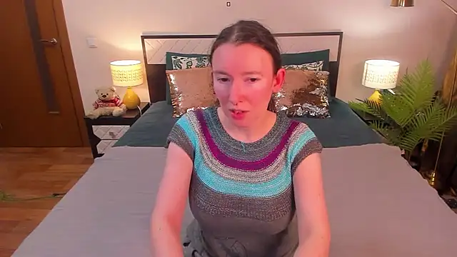 CatherineWalls online show from April 6, 2026, 3:04 am