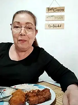 Vicky Rosse online show from April 6, 2026, 7:37 pm