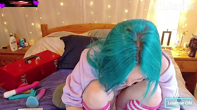 thetinyblue online show from November 3, 2025, 5:36 pm