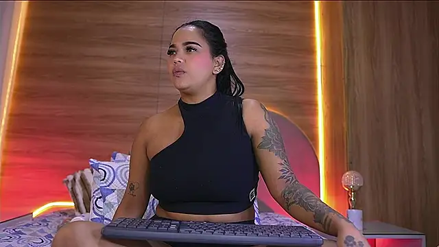 alexaa walker online show from April 7, 2026, 11:54 am