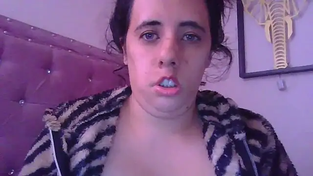 annarose19 online show from January 17, 2026, 7:39 pm