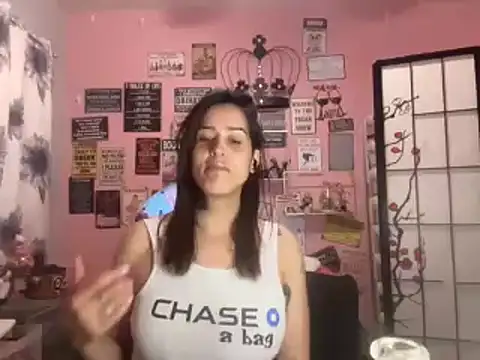 Snapshot of latinacubana chatting on December 23, 2024, 12:30 pm latinacubana online show from December 23, 2024, 12:30 pm