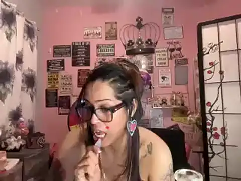 Snapshot of latinacubana chatting on January 29, 2025, 6:01 am latinacubana online show from January 29, 2025, 6:01 am