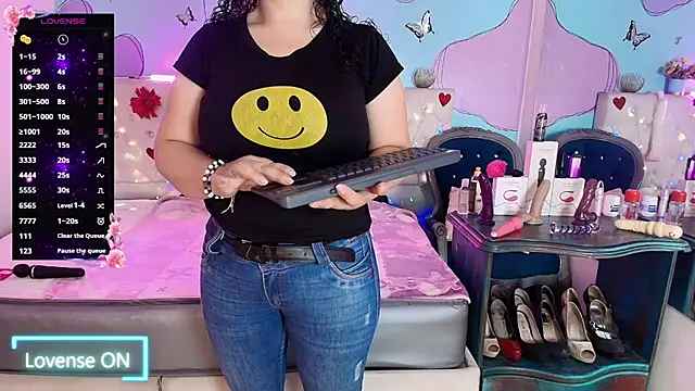 Zaly mature online show from April 17, 2026, 11:19 pm