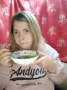 Zuli Kiska online show from December 23, 2024, 8:47 pm