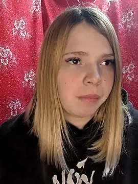 Zuli Kiska online show from February 25, 2025, 9:02 pm