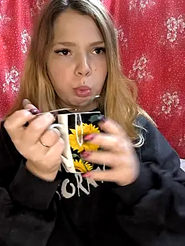 Zuli Kiska online show from December 1, 2025, 8:14 pm