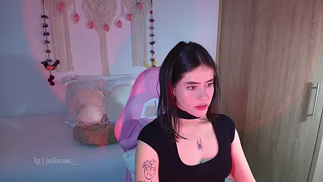 iriswest  online show from March 28, 2026, 12:43 am