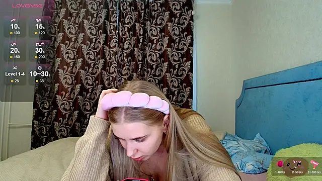 Adr1ana  online show from December 3, 2025, 8:56 am