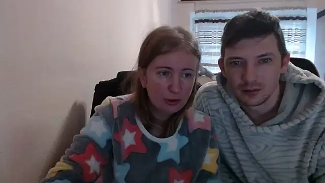 PeterAndJen online show from November 23, 2025, 7:08 am