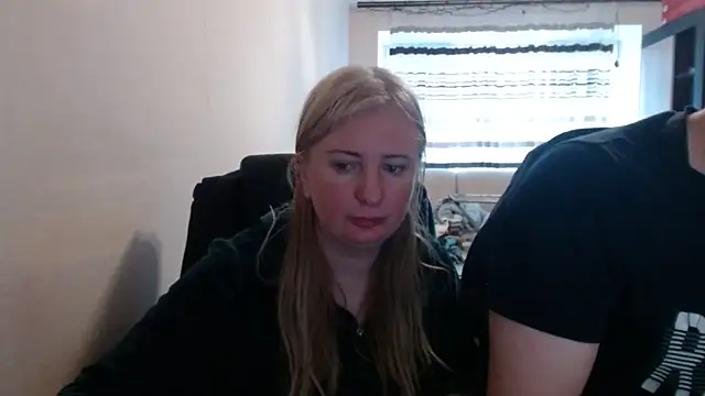PeterAndJen online show from April 25, 2026, 5:32 am